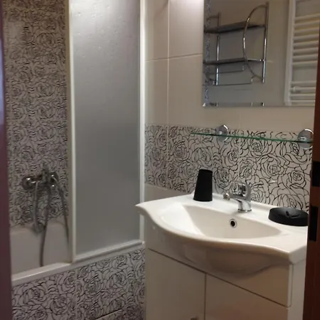 Anna Apartment *